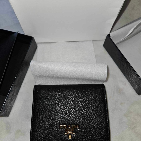 AUTHENTIC Prada Wallet NWT - Picture 2 of 11